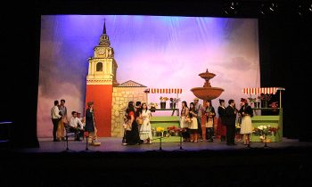 Exitosa Presentación de la Pérgola de las Flores en Teatro Municipal de Chillán