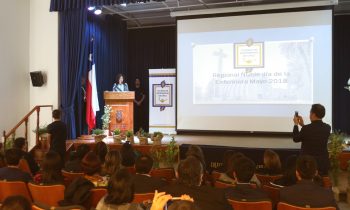 Carrera de la UnACh Participa en Acto Oficial de Día de la Enfermería