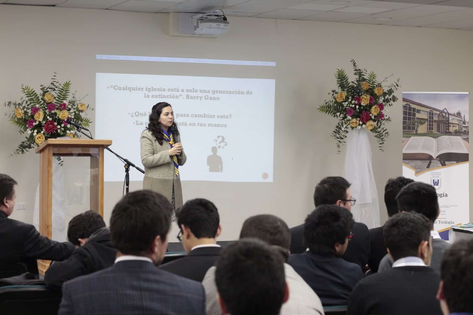 Charla Sobre Labor con Niños y Adolescentes para Carrera de Teología - UNACH