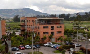 Facultad de Ingeniería y Negocios de la UNACH realiza Primer Aula Espejo con la Universidad de Cundinamarca, Colombia