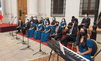 CORO DE CAMARA DE LA UNACH EN LA MONEDA