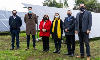 Visitan Parque Fotovoltaico de la UNACH