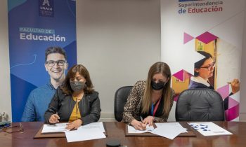 Firma de Convenio entre Superintendencia de Educación y UNACH