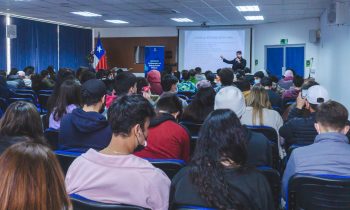 Seremi de Deportes realiza charla en la UNACH