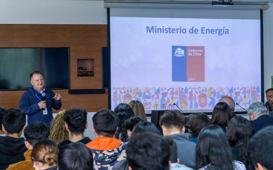Seminario de energías renovables en la UNACH