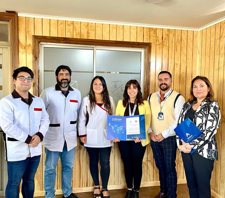 Pedagogía en Inglés firma convenio