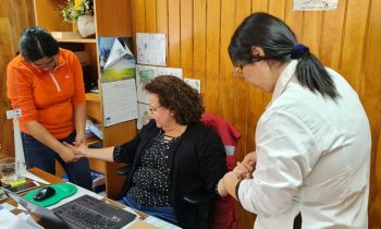 Alumnos de Masoterapia brindan bienestar a diferentes departamentos de la UNACH