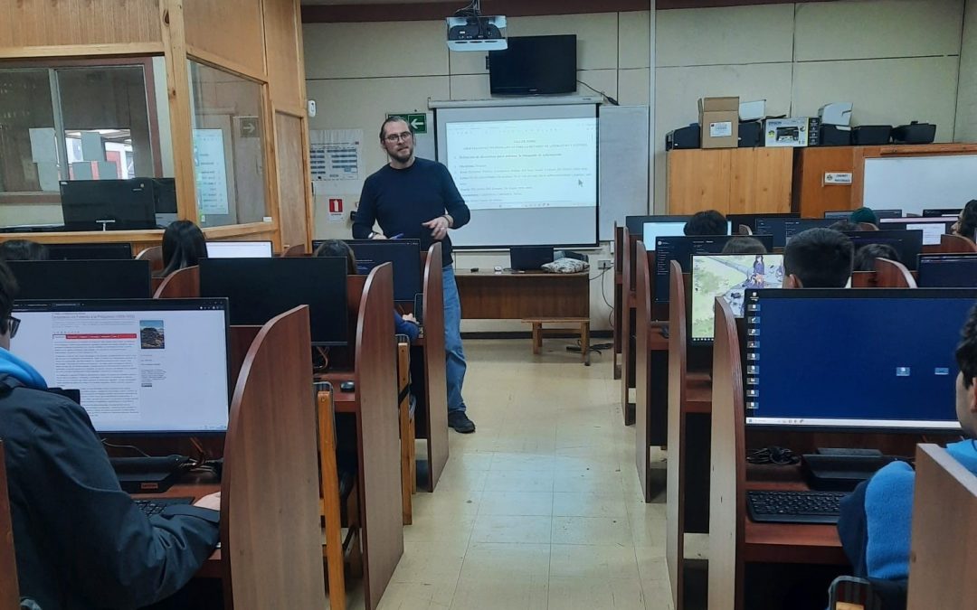 Historia y Geografía realiza Taller de Orientaciones Investigativas en el CACH