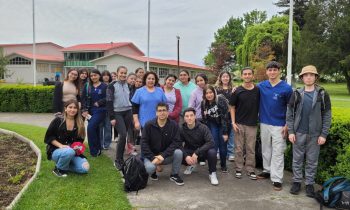Estudiantes de masoterapia llevan bienestar al lugar de trabajo