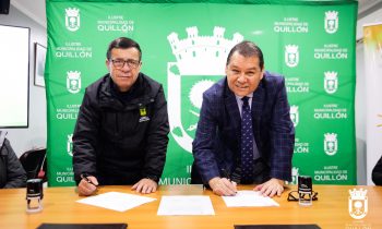 Firma de convenio entre la Municipalidad de Quillón y UNACH