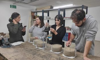 Colaboración científica en Almería impulsa proyecto chileno sobre biocostras desarrollado por investigadoras de la UNACH