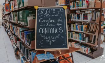 Segundo Café Literario destaca la belleza de «El Cantar de los Cantares» en exitosa jornada