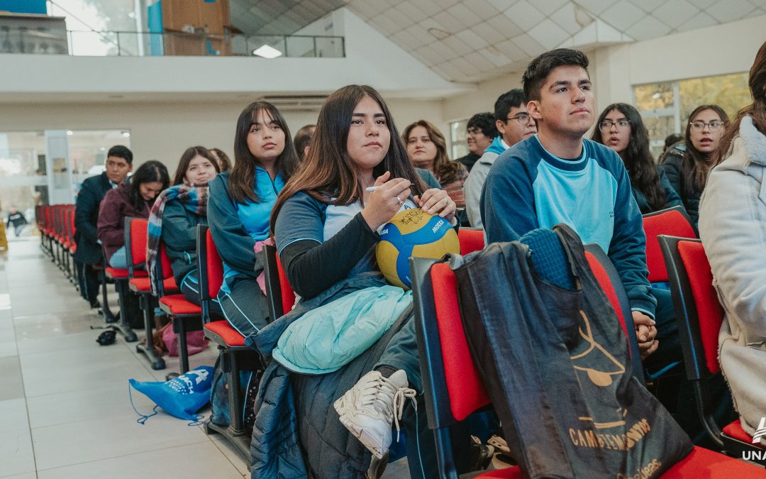 Vivir la Experiencia UNACH: Jóvenes Descubren su Futuro en un Día Inolvidable