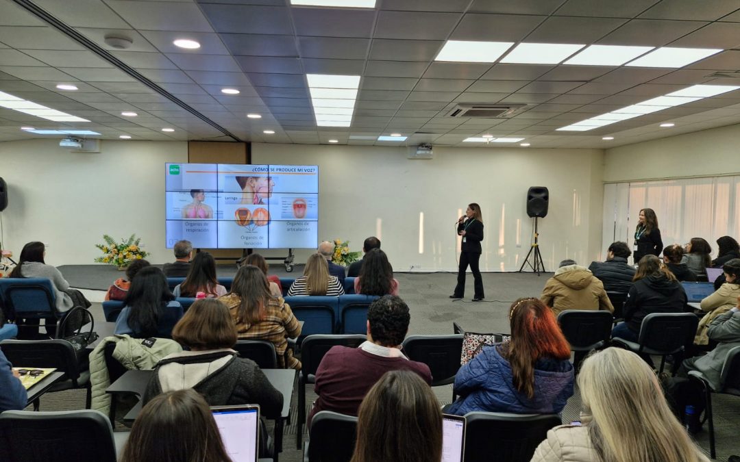 Capacitación en el Cuidado de la Voz para Docentes: Una Herramienta Esencial en la Labor Educativa