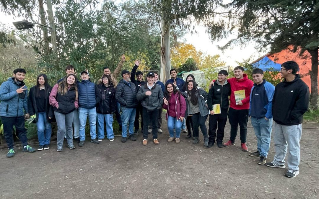 Estudiantes de Agronomía UNACH viven experiencia práctica en CET Yumbel: Aprendizaje sustentable en acción