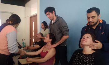 «Gente Cuidando de Gente» cierra exitoso primer semestre con masoterapia y promoción de vida sana