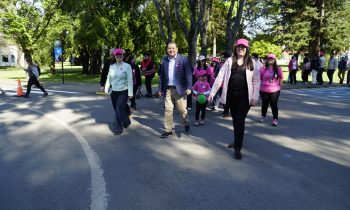 Caminata universitaria une a la comunidad en la conciencia sobre el Cáncer de Mama