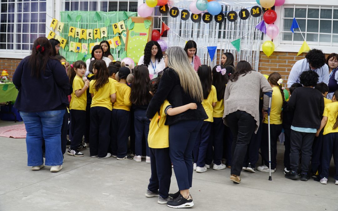 Psicología se acerca a la comunidad a través de materiales terapéuticos creativos