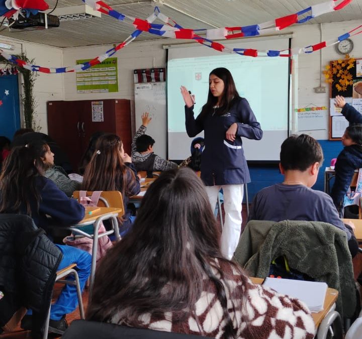 Pedagogía en Educación General Básica recibe 5 años de acreditación