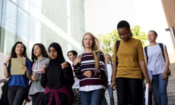 ¿Es realmente intercultural la educación superior en Chile? Lo que estudiantes y docentes indígenas tienen para decir