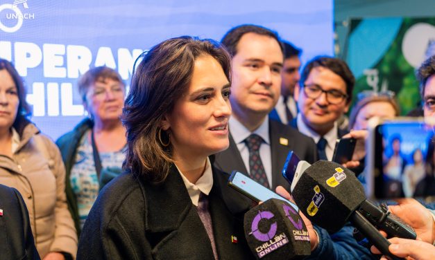 UNACH impulsa el liderazgo social en el lanzamiento del fondo “Recuperando Chile”