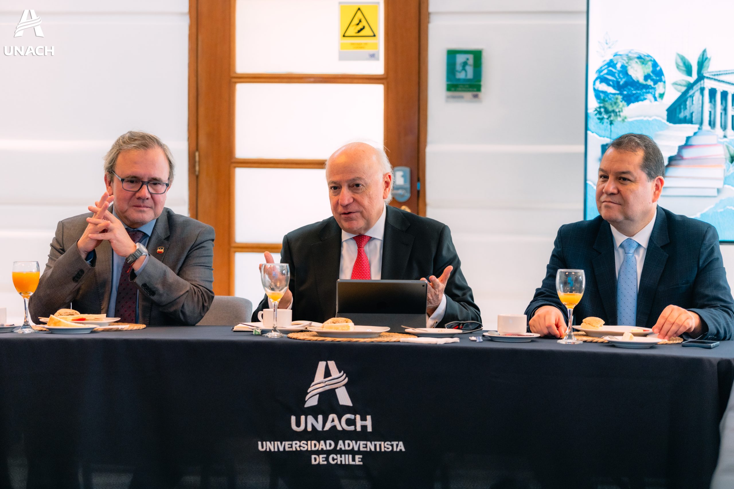 En la Casa Etchevers, Presidente de la CUP, Rector UNACH y Senador Sanhueza