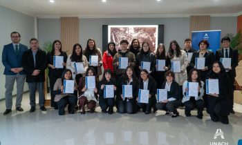 Carrera de Pedagogía en Educación General Básica celebró el cierre del proyecto VcM «Memorias fotográficas y orales de Ñuble»