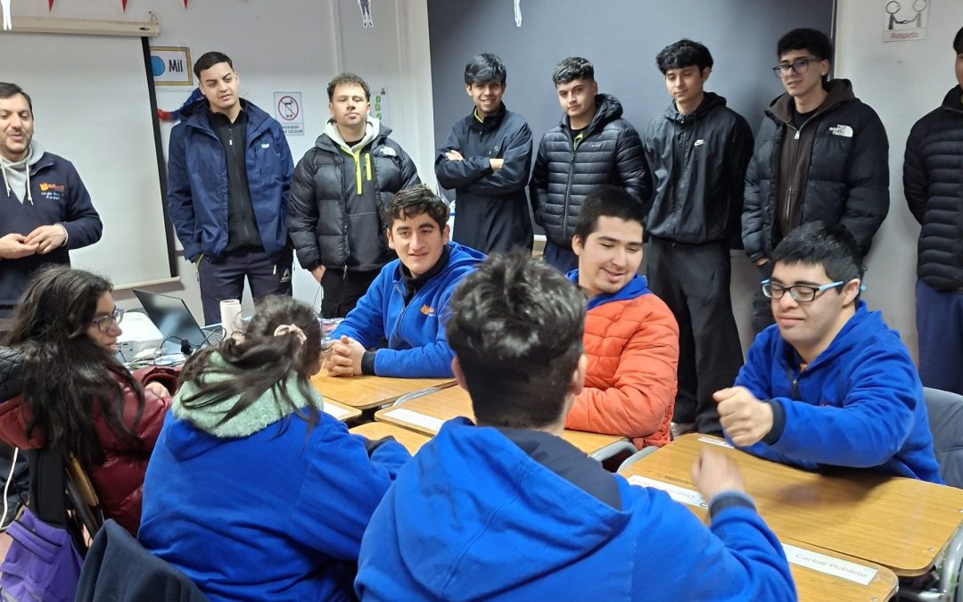 Estudiantes de Pedagogía en Educación Física visitan CEI Los Naranjos para diseñar juegos inclusivos